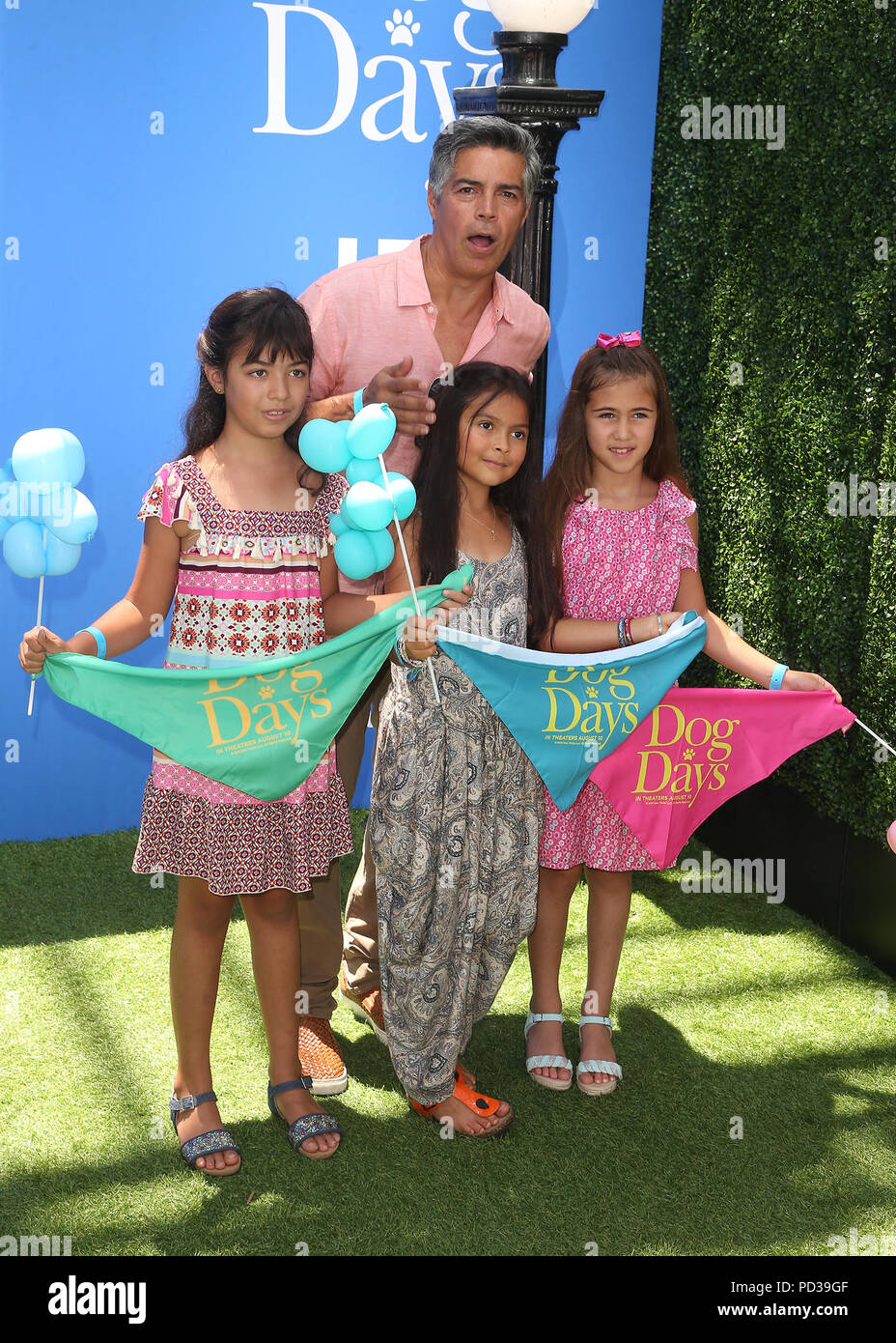 Century City, CA, USA. 5 Aug, 2018. 06. August 2018 - Century City, Kalifornien - Esai Morales, Tochter. ''Dog Tag'' Weltpremiere im Atrium. Photo Credit: F. Sadou/AdMedia Credit: F. Sadou/AdMedia/ZUMA Draht/Alamy leben Nachrichten Stockfoto