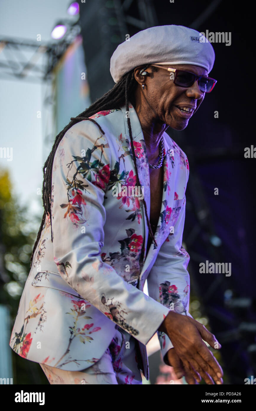Brighton, UK. 5. August 2018. CHIC, Nile Rodgers runden ein weiteres Jahr an der Brighton Stolz 2018 Credit: Hugh Wilton/Alamy leben Nachrichten Stockfoto