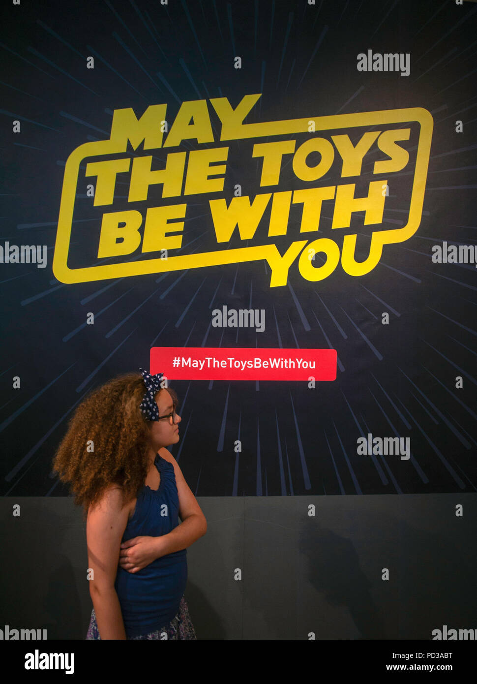 Kann das Spielzeug mit Euch. Star Wars Spielzeug und Filmen Ausstellung im Neuen Museum, Leicester entfernt. Stockfoto