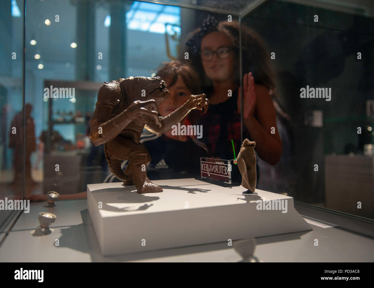 Kann das Spielzeug mit Euch. Star Wars Spielzeug und Filmen Ausstellung im Neuen Museum, Leicester entfernt. Stockfoto