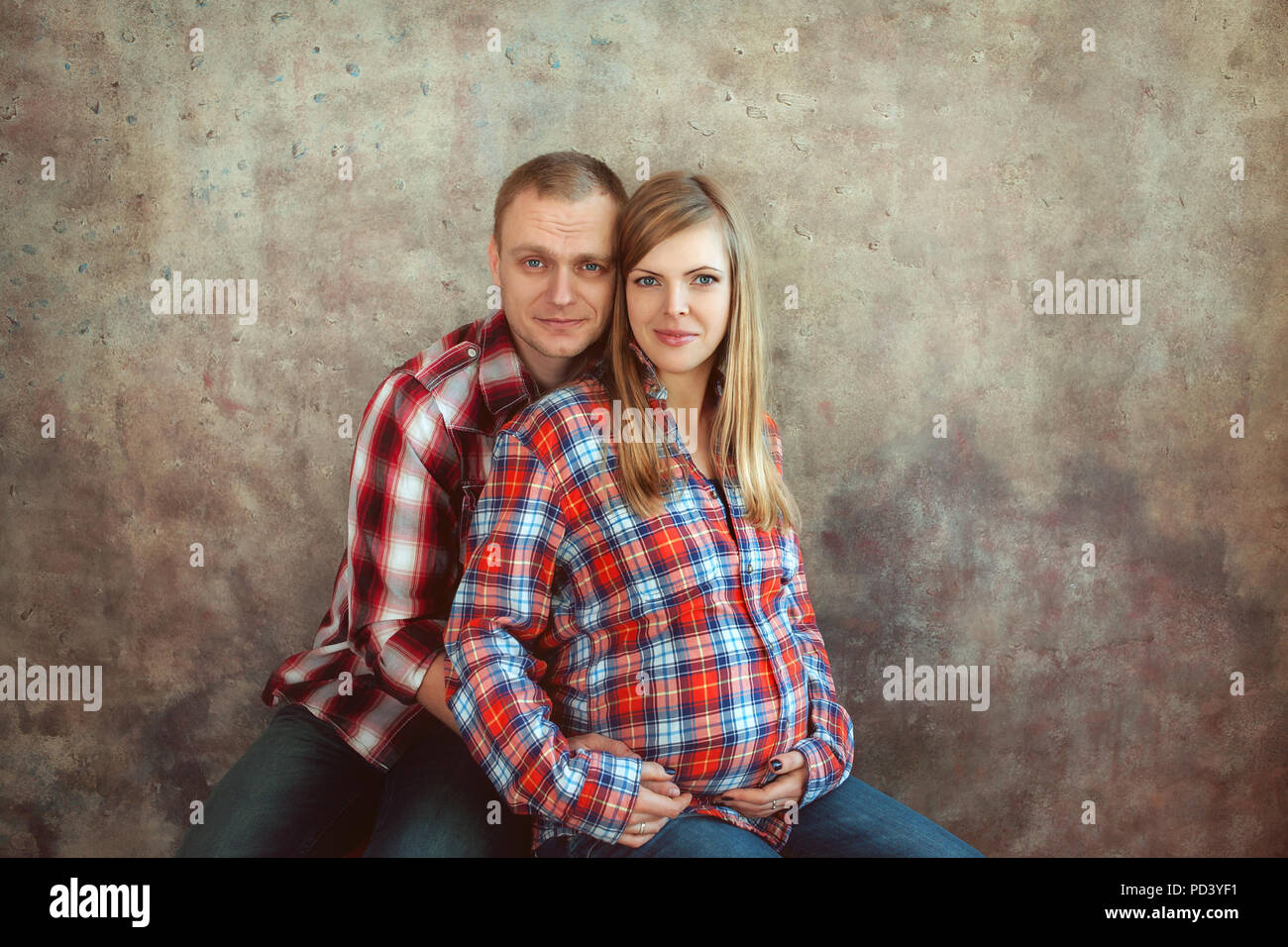 Schwangere Frau mit ihrem Ehemann Stockfoto