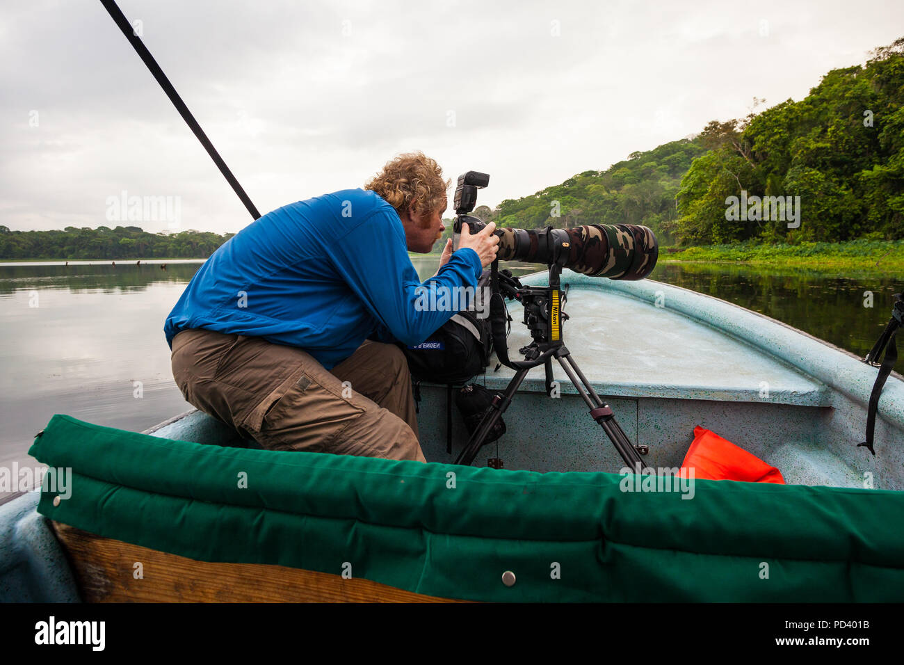 Outdoor Fotograf die Erkundung des Rio Chagres und die umliegenden Regenwald, Republik Panama. Stockfoto