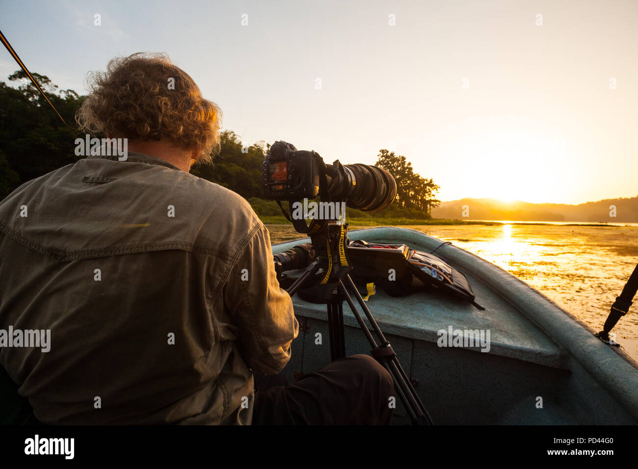 Outdoor Fotograf die Erkundung des Rio Chagres und die umliegenden Regenwald, Republik Panama. Stockfoto