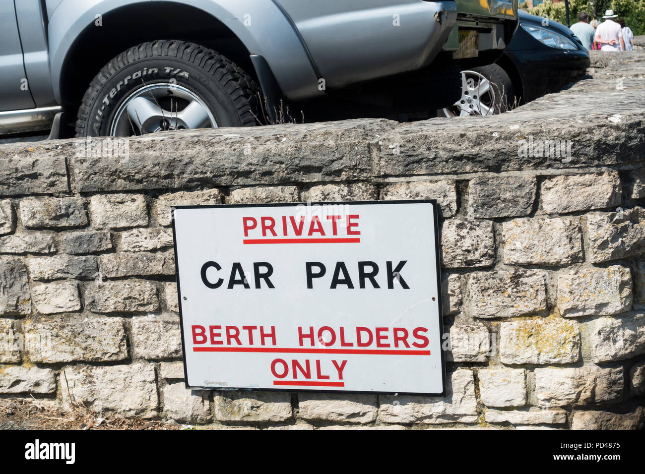 Privater Parkplatz neben den Hafen von Poole, Dorset, Großbritannien Stockfoto