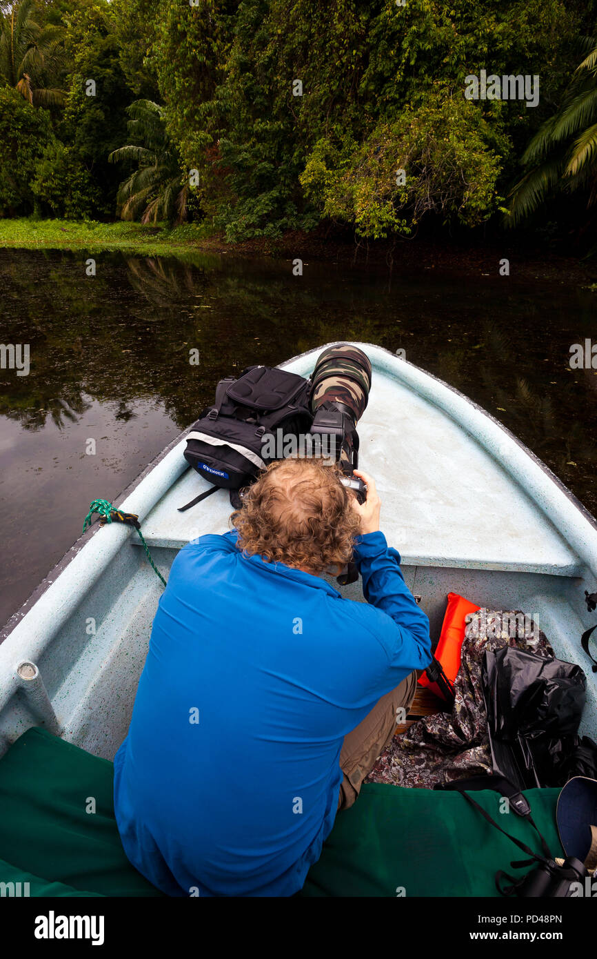 Outdoor Fotograf die Erkundung des Rio Chagres und die umliegenden Regenwald, Republik Panama. Stockfoto