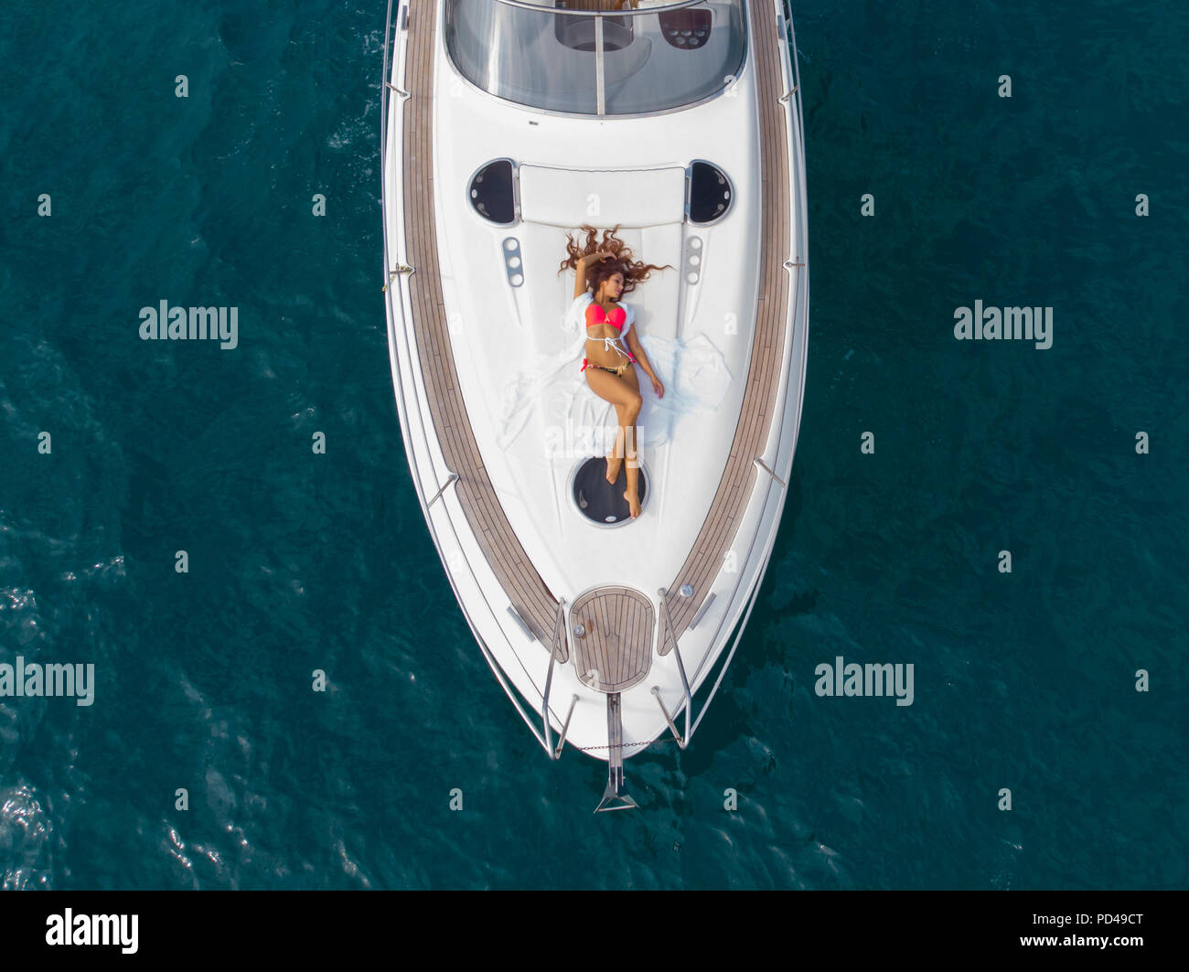 Antenne drone Schuss Luxus Lifestyle Segelboot Gesund Leben in Freiheit Reisen Tourismus. Drone Sicht Stockfoto