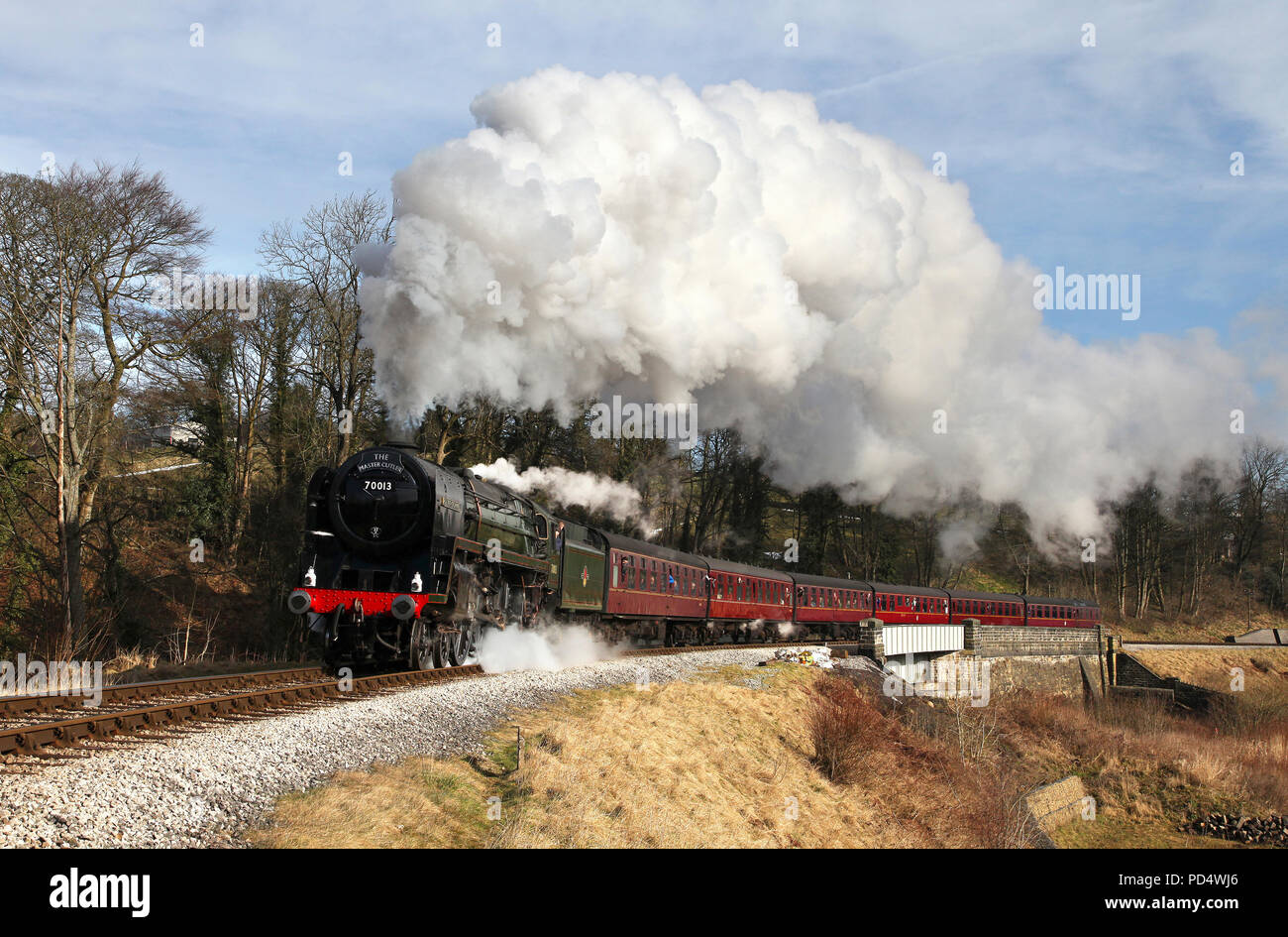 70013 "Oliver Cromwell" übergibt Mytholmes auf 9.3.18 während des KWVR Dampf Gala. Stockfoto