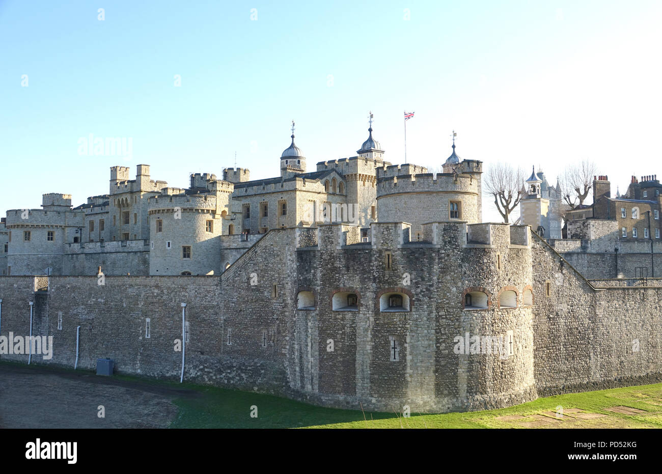 LONDON - ENGLAND - Jan 21, 2017: Der Tower von London, offiziell Her Majesty's Royal Palace und Festung der Tower von London, ist eine historische Burg Loca Stockfoto