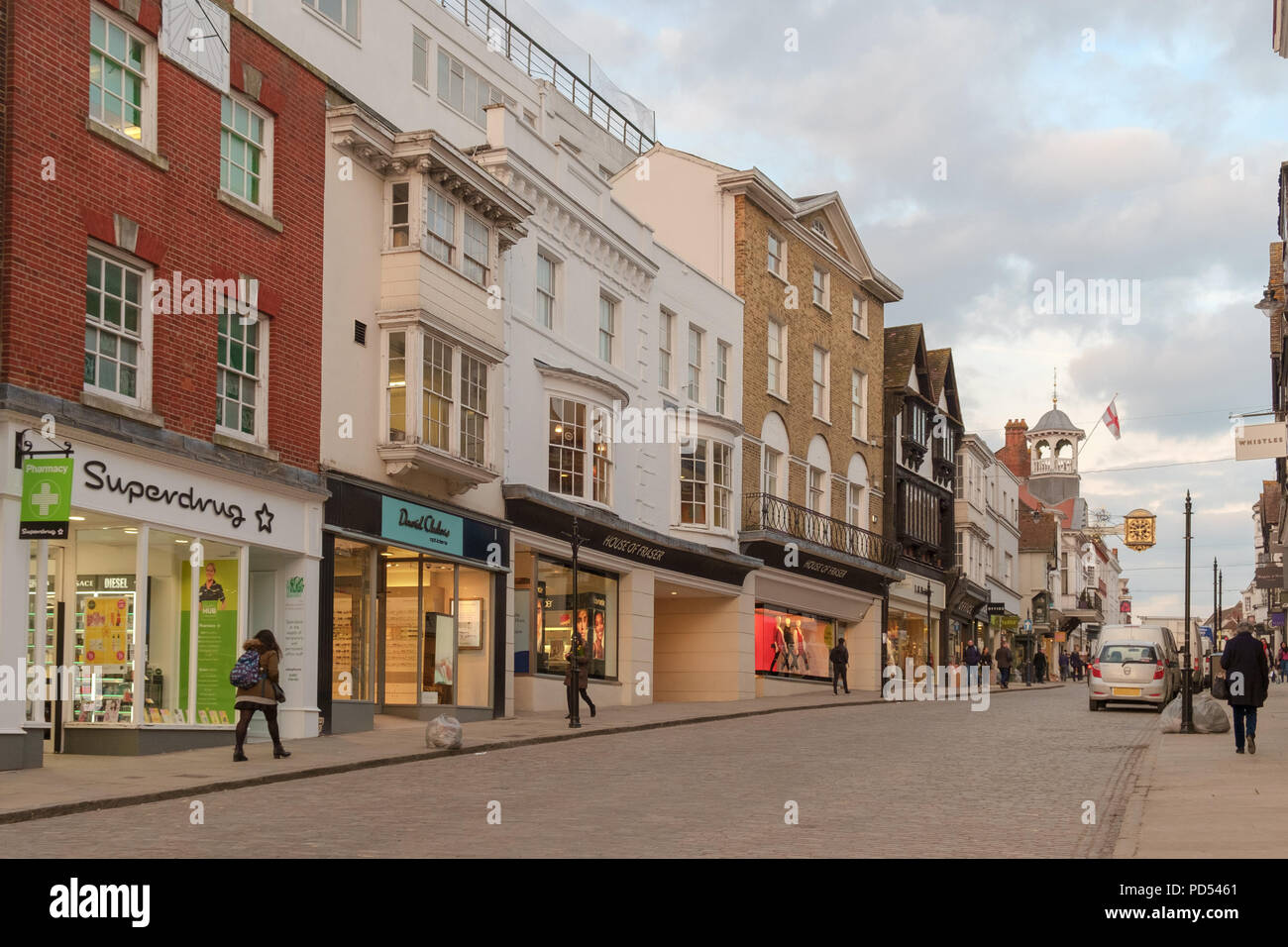 Guildford, Großbritannien - 21. März 2018: Der High Street mit dem House of Fraser Kaufhaus Lage Stockfoto