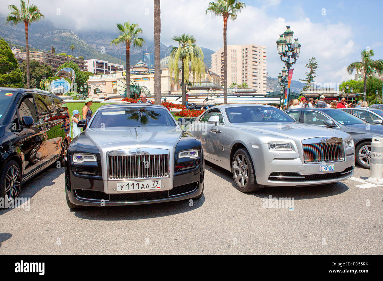 Rolls Royce Wraith a4 Sitz Luxus Grand Tourer und Rolls-Royce Ghost II eine Britische full-size Luxury Car in Monte Carlo Monaco Stockfoto