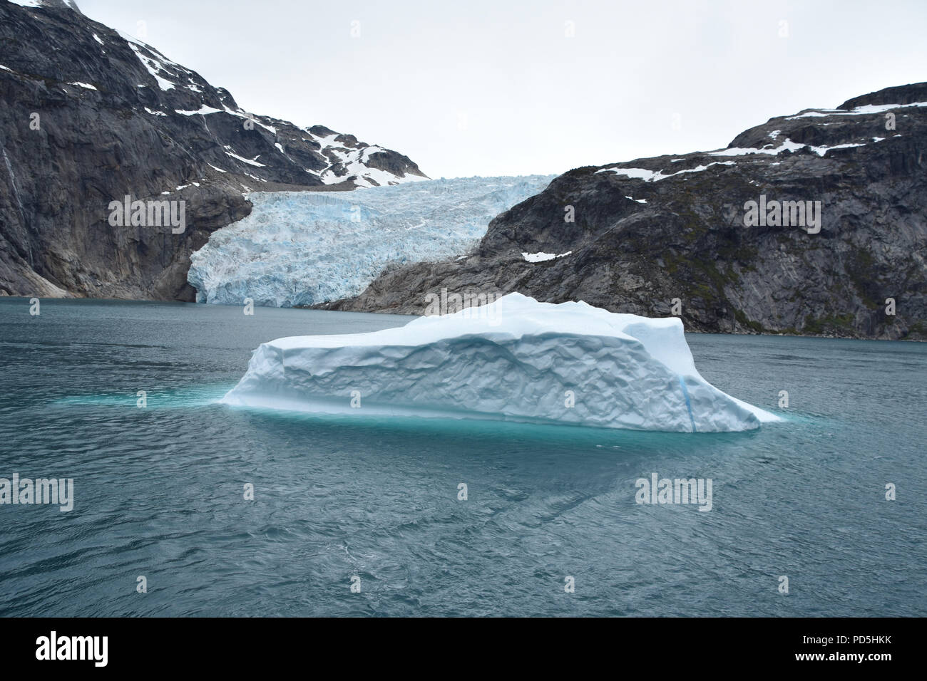 Eisberg und Gletscher, Prinz Christian Sound, Grönland. Juli, 2018 Stockfoto