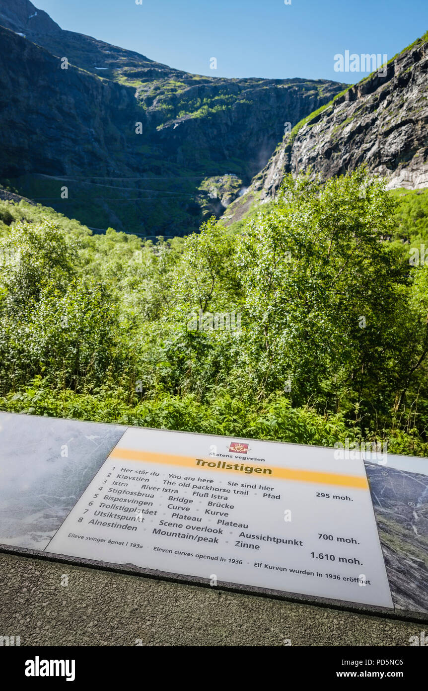 Hinweisschild auf den Trollstigen, Norwegen. Stockfoto