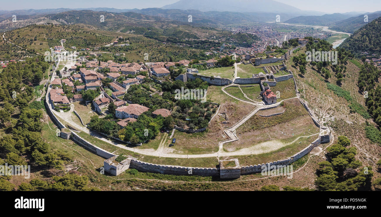 Berat, Albanien ist ein UNESCO-Weltkulturerbe seit 2008, bestehen aus einem einzigartigen Stil der Architektur mit Einflüssen aus verschiedenen Kulturen. Stockfoto