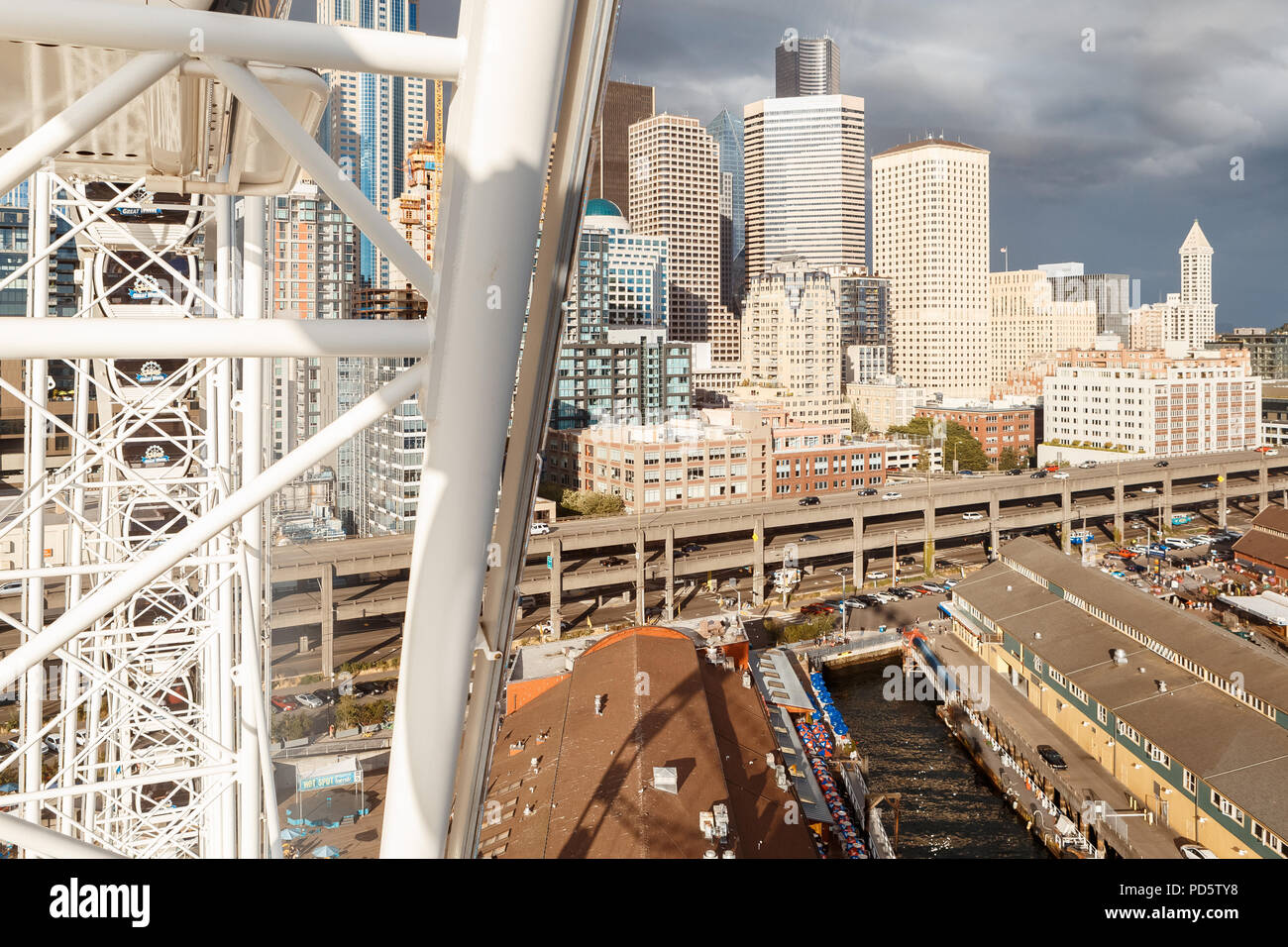Seattle, Washington, USA - Juli 6, 2018: Blick auf Seattle Downtown von großen Riesenrad, Seattle, Washington, USA Stockfoto