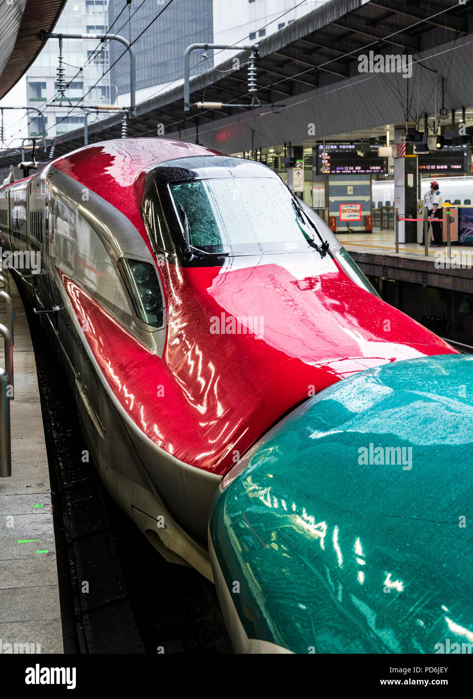 Japan, Insel Honshu, Kanto, Tokio, von der zentralen Bahnhof von Tokio, S-Bahn, Shinkansen. Stockfoto