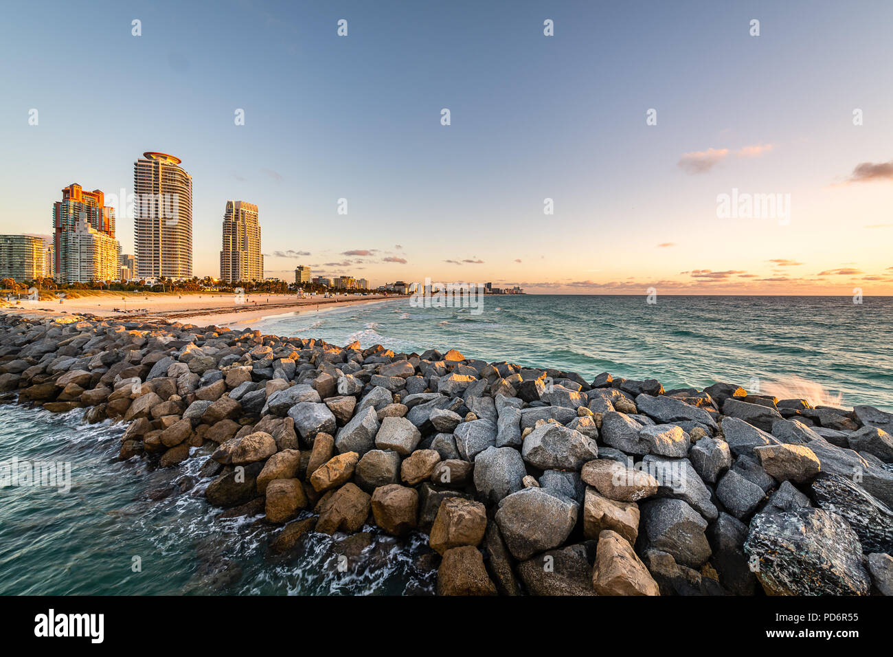 South Pointe Park Strand bei Sonnenaufgang Stockfoto