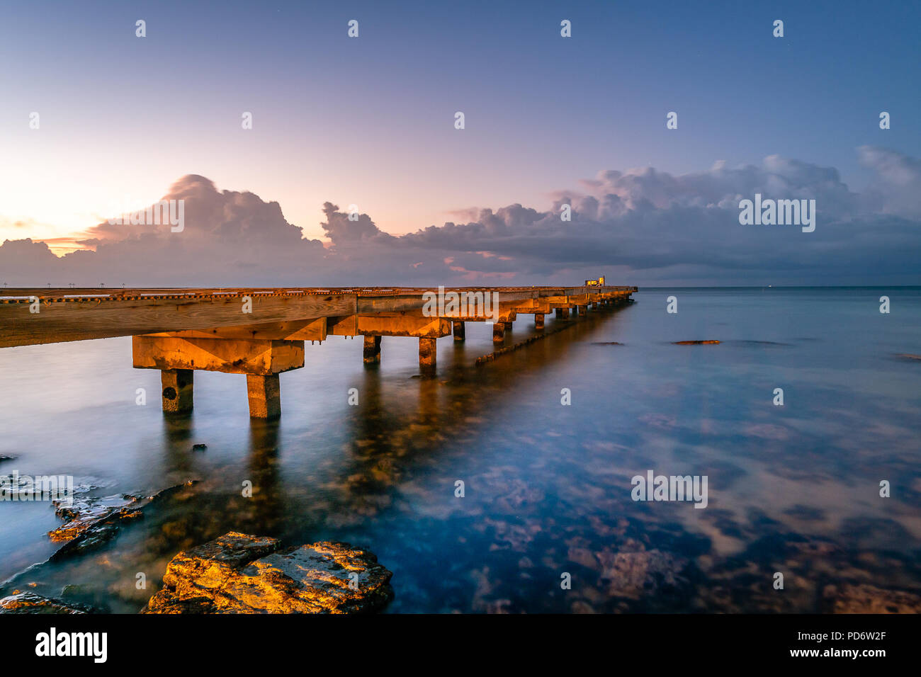 Dawn von der Higgs Beach Pier Stockfoto