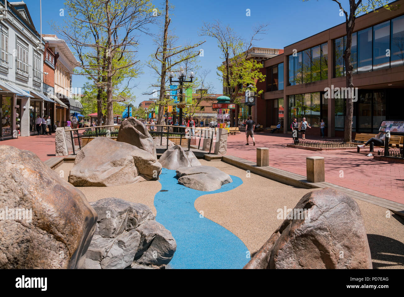 Boulder, 5. Mai: Speichert auf Pearl Street. Am 5. Mai 2017 in Boulder, Colorado Stockfoto Boulder, 5. Mai: Speichert auf Pearl Street. Am 5. Mai 2017 in Boulder, Colorado Stockfoto