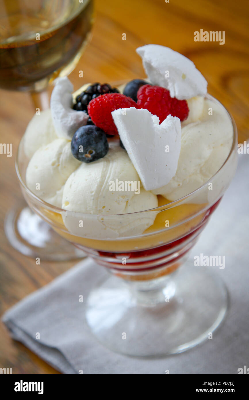 Traditionelle englische Kleinigkeit Dessert Stockfoto