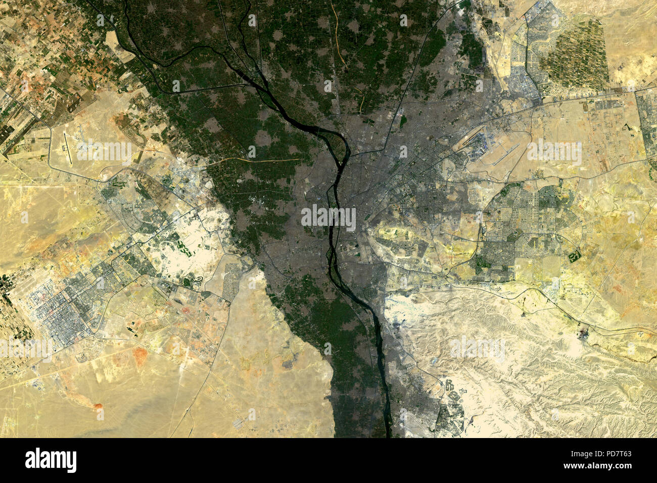Kairo, die Hauptstadt Ägyptens, vom Weltraum aus gesehen - enthält geänderte Copernicus Sentinel Data 2018 Stockfoto