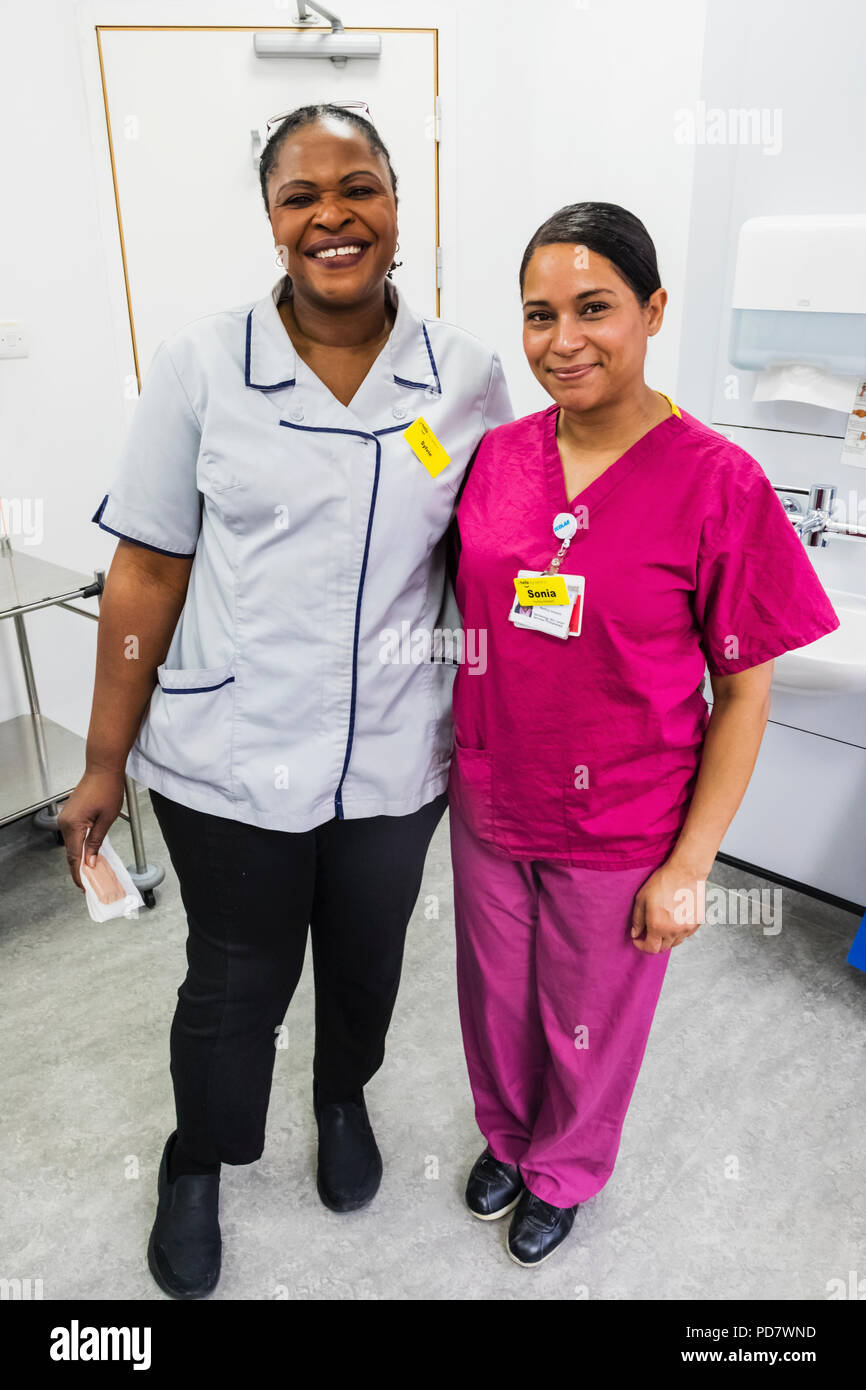 Nhs uniform Fotos und Bildmaterial in hoher Auflösung Alamy