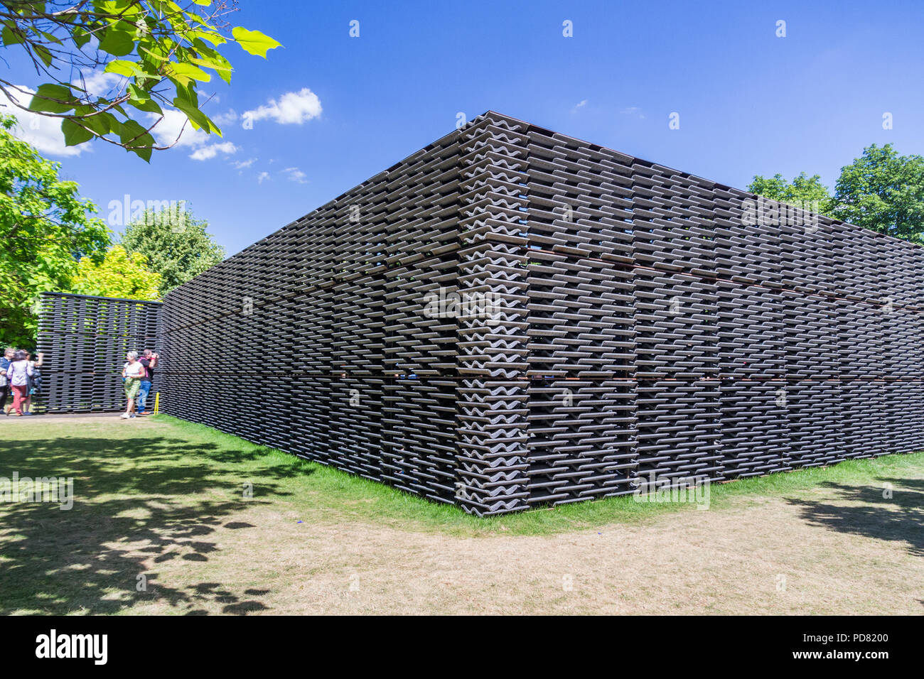 Serpentine Gallery jährliche Sommer Pavillon entworfen von mexikanischen Frida Escobedo. 2018 London, England, Vereinigtes Königreich, Europa Stockfoto