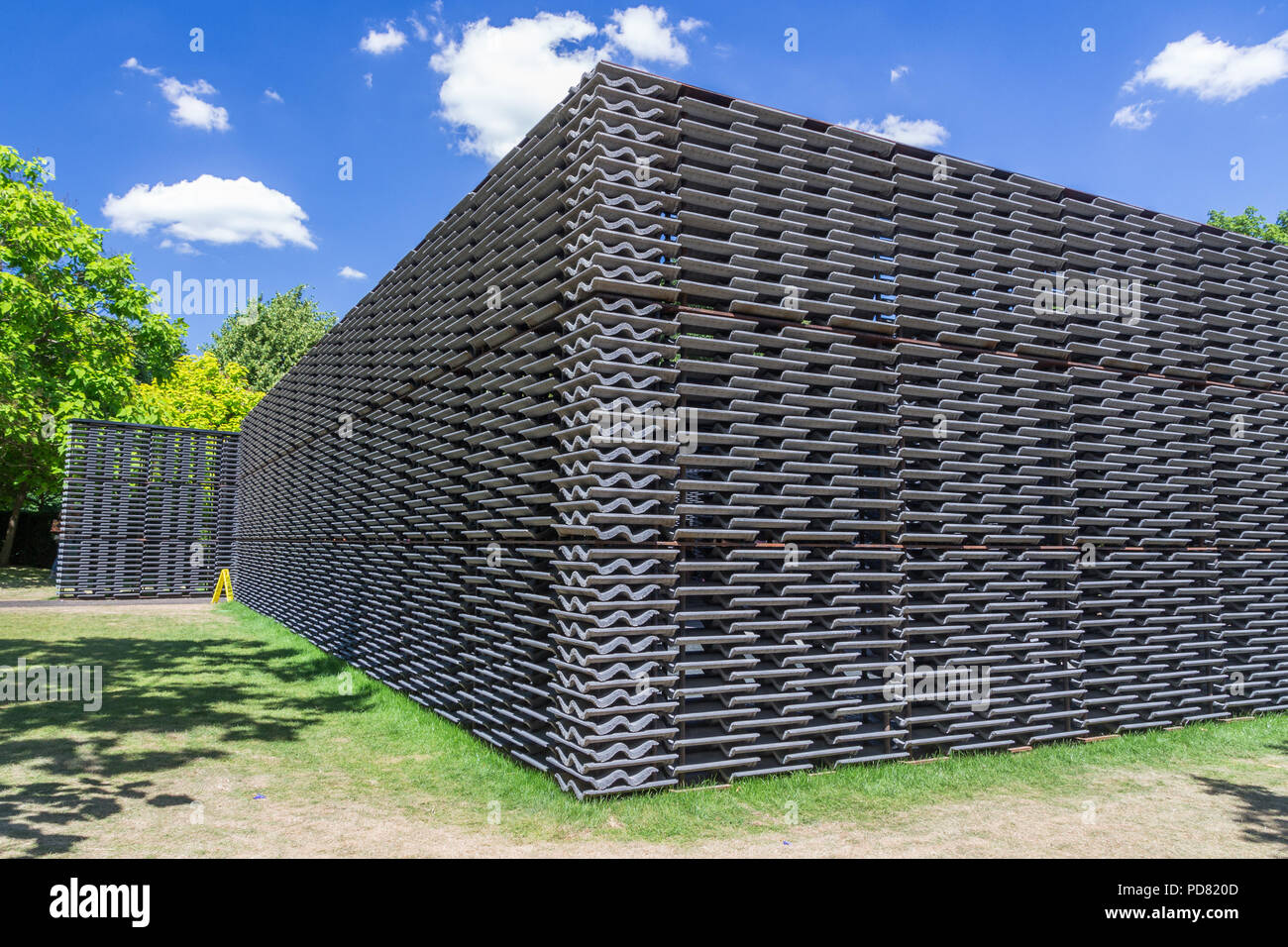 Serpentine Gallery jährliche Sommer Pavillon entworfen von mexikanischen Frida Escobedo. 2018 London, England, Vereinigtes Königreich, Europa Stockfoto