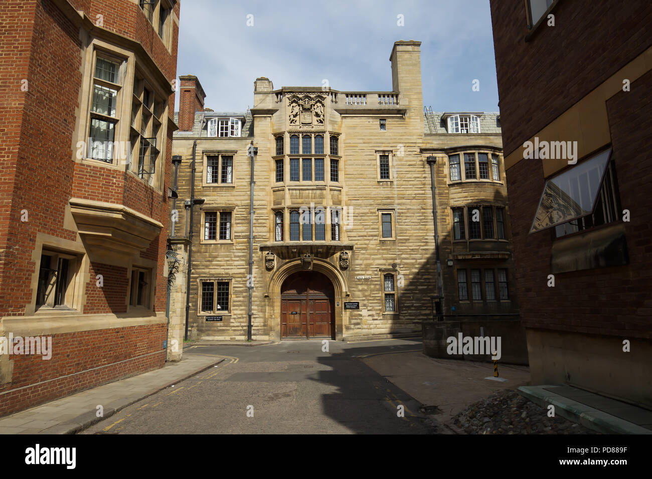 Cambridge, UK, 7. August 2018, als das heiße Wetter fort, Touristen und Besucher genießen Sie stochern in Cambridge entlang des Flusses Cam. während andere rund um die historische Stadt und Hochschulen suchen. Das Wetter ist durch Abkühlen nach Gewitter am Abend. Credit Keith Larby/Alamy leben Nachrichten Stockfoto