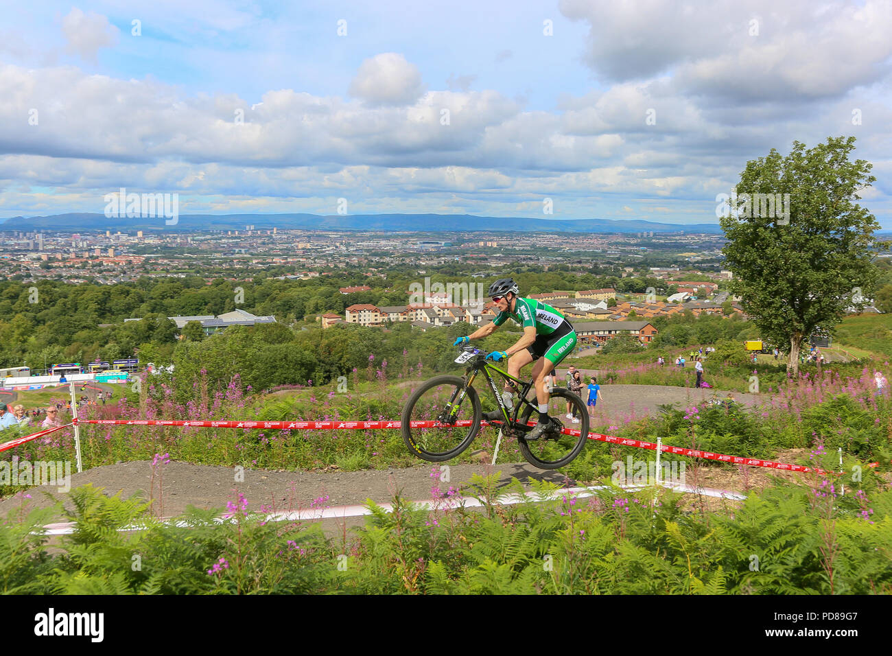 Cathkin Braes, Glasgow, UK. 7. August 2018. Die Männer, s cross country Mountainbike Studien über Cathkin Braes gehalten wurde, im Süden von Glasgow City mit einem Feld von 59 internationalen Reiter, die Versuche von Lars Forster aus der Schweiz Kredit gewonnen wurde: Findlay/Alamy leben Nachrichten Stockfoto