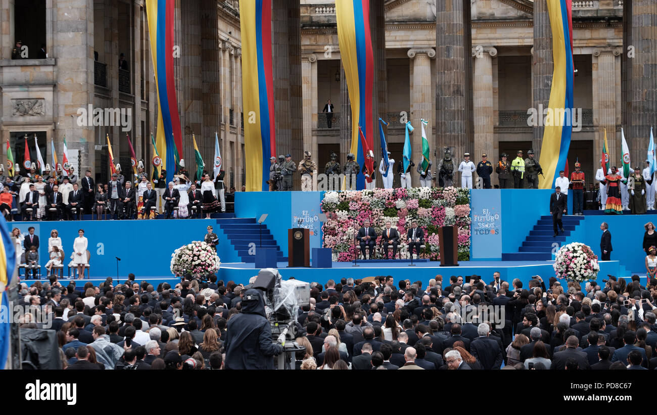 Bogota, Kolumbien. 7. August 2018. Einweihung des neuen Präsidenten von Kolumbien, Herr Ivan Duque. Der Fall wurde an die Bolivar Square in Bogota, Kolumbien statt. Credit: Luis Gomez/Alamy leben Nachrichten Stockfoto