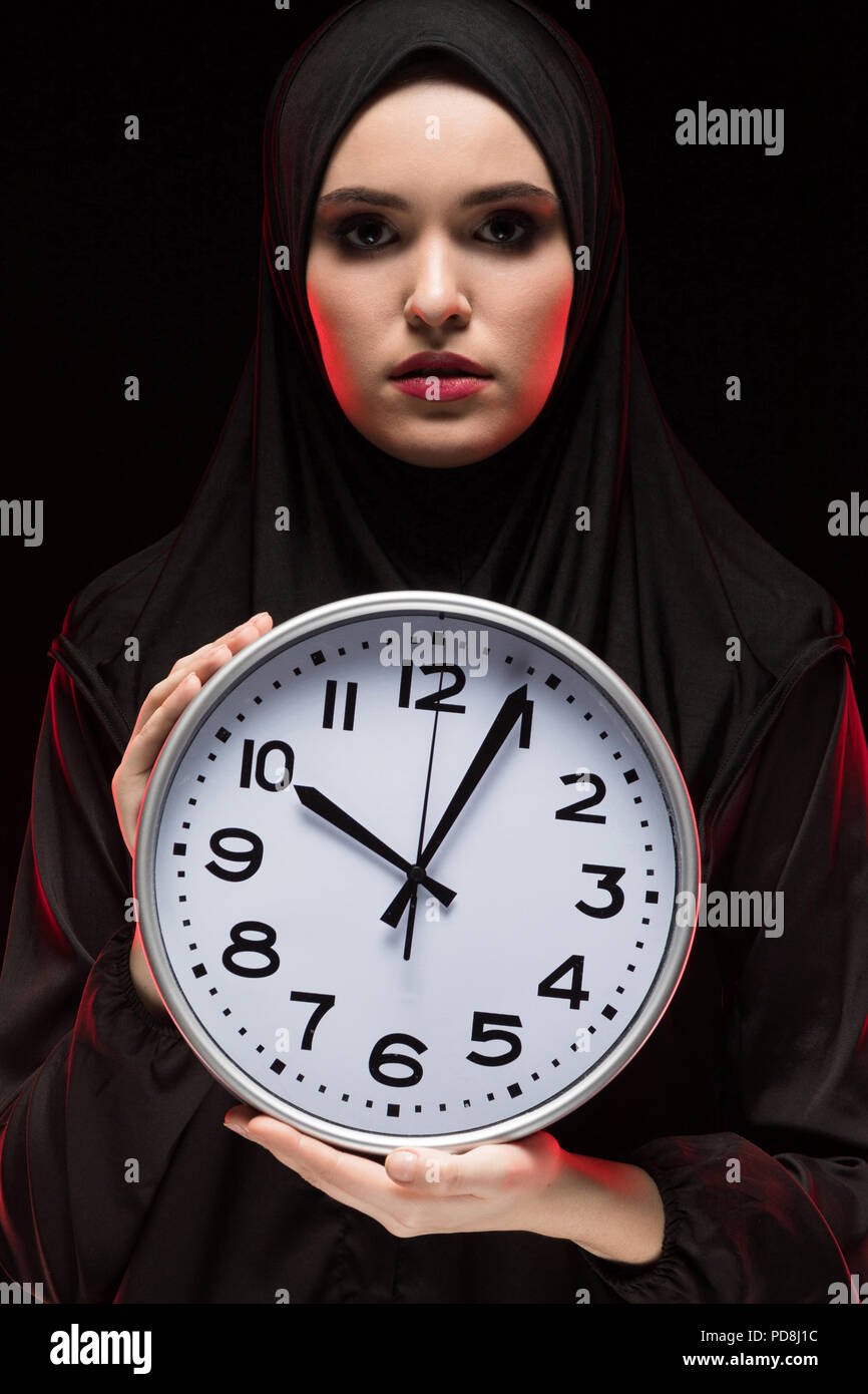 Hijab Hips Mutter ist eine verrückte Hündin Hijab Hips Mutter ist eine verrückte Hündin