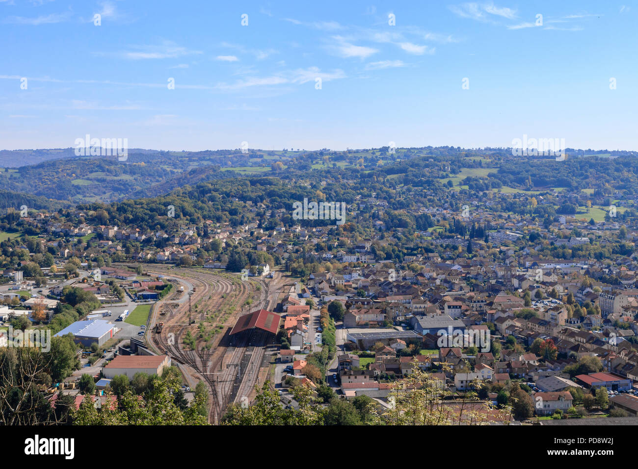 Frankreich, Lot, Quercy, Capdenac le Haut, Les Plus beaux villages de France (Schönste Dörfer Frankreichs), Blick über Capdenac Gare und Stockfoto