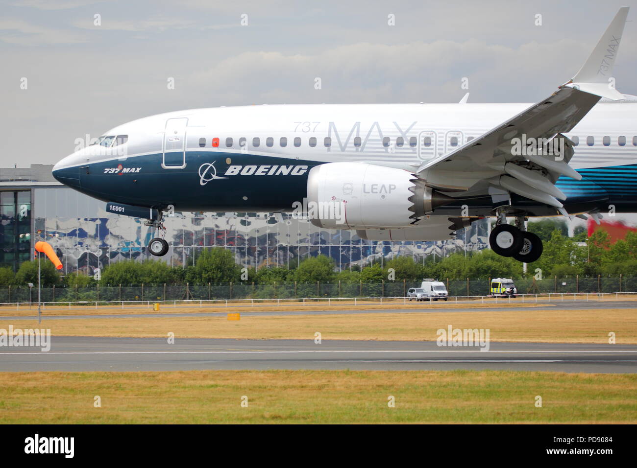 Eine Boeing 737 MAX Landung auf der Farnborough International Airshow 2018 Stockfoto