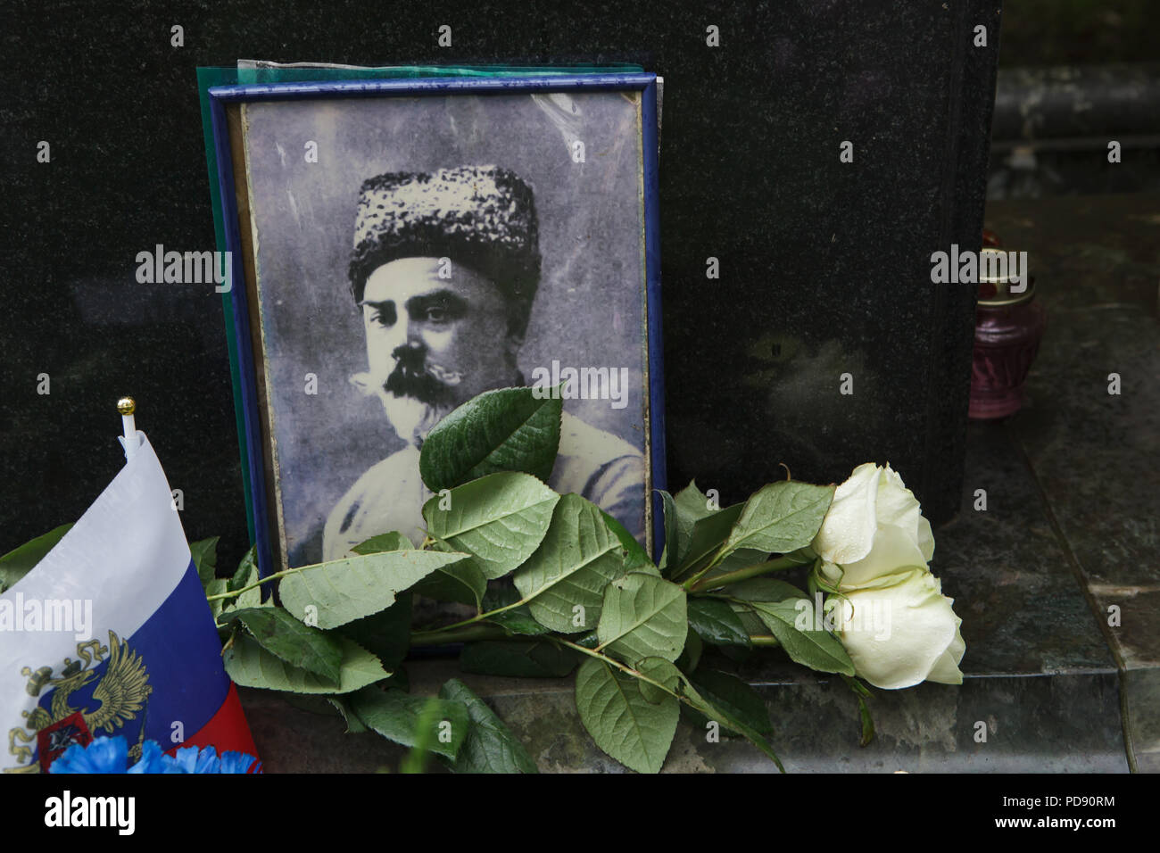 Grab des russischen militärischen Führer Anton Denikin auf dem Friedhof der Donskoi Kloster in Moskau, Russland. Die Überreste der führenden Abbildung der weißen Bewegung während des russischen Bürgerkriegs wurden nach Moskau aus den Vereinigten Staaten im Oktober 2005 übertragen. Stockfoto