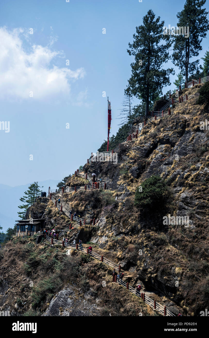 Die schmalen steilen Treppen, die zu dem Tiger's Nest, Taktshang Kloster, Bhutan - Tiger Nest Kloster auch bekannt als Taktsang Palphug Monast Stockfoto
