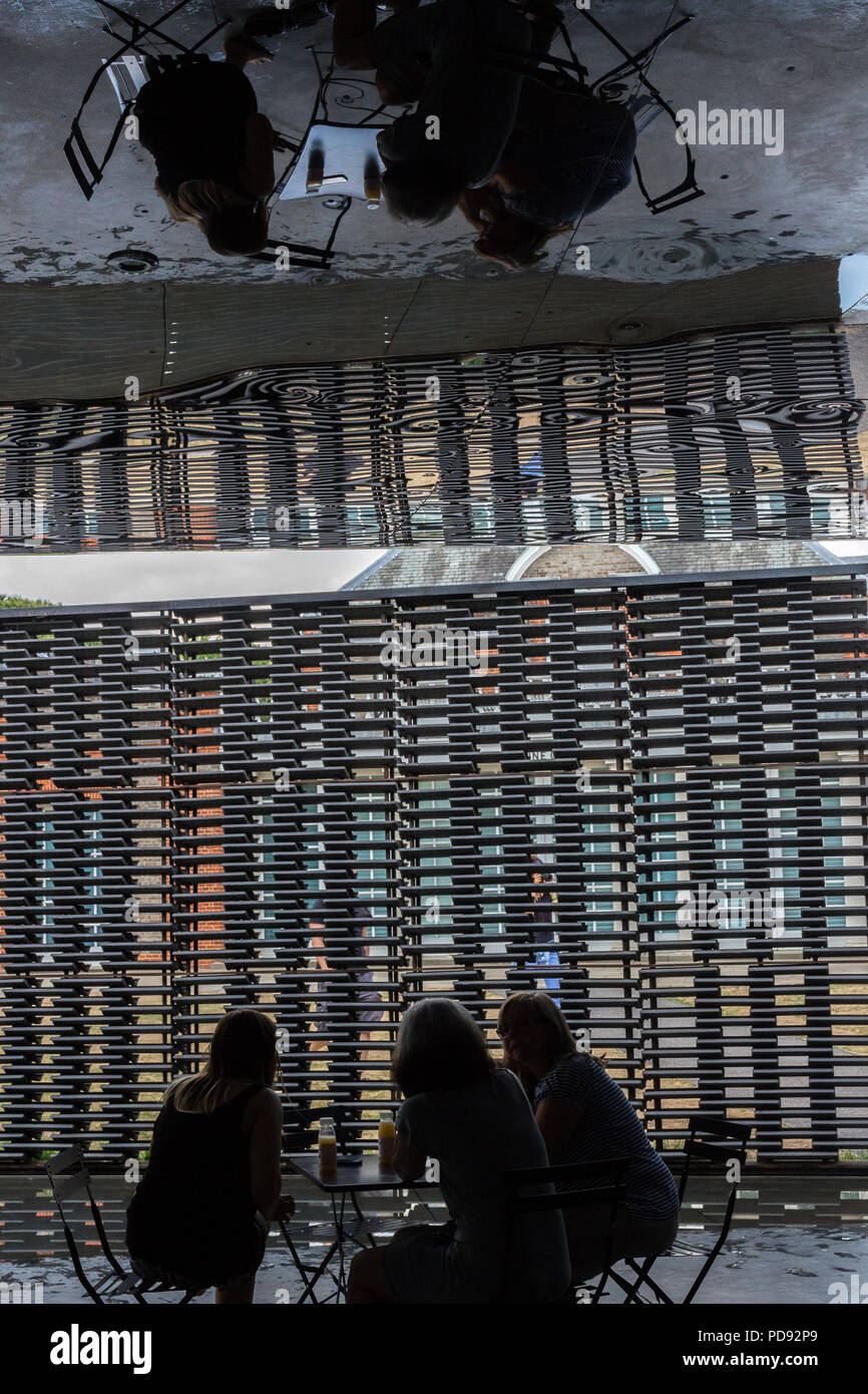 Serpentine Gallery jährliche Sommer Pavillon entworfen von Frida Escobedo. 2018 London, England, Vereinigtes Königreich, Europa Stockfoto