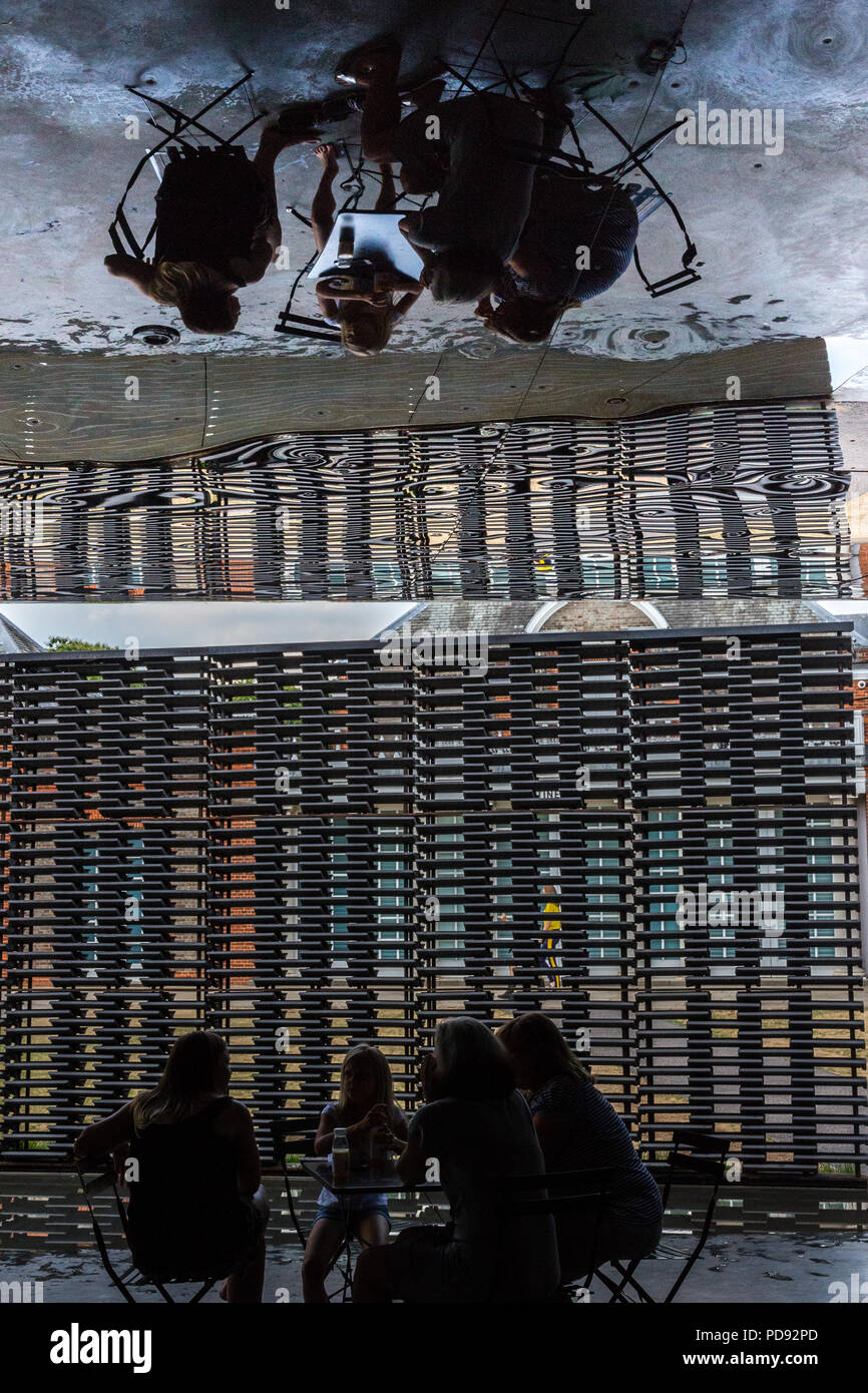Serpentine Gallery jährliche Sommer Pavillon entworfen von Frida Escobedo. 2018 London, England, Vereinigtes Königreich, Europa Stockfoto