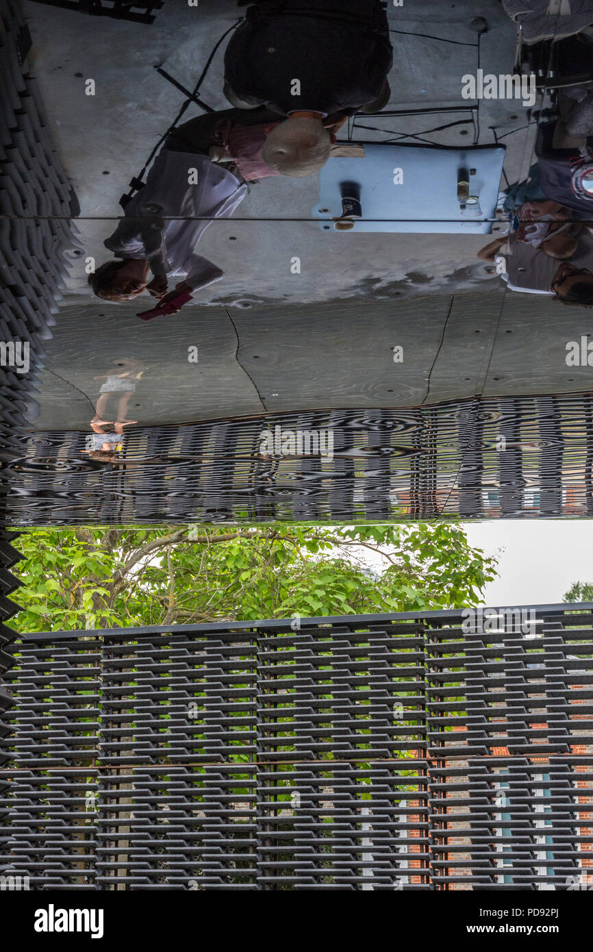 Serpentine Gallery jährliche Sommer Pavillon entworfen von Frida Escobedo. 2018 London, England, Vereinigtes Königreich, Europa Stockfoto