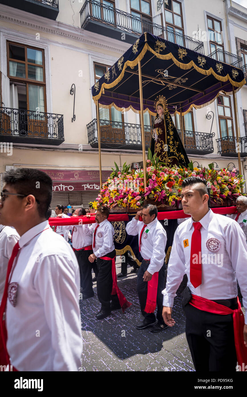 Schöne traditionelle Ostern Prozession, Puebla, Stadt im Osten - zentrales Mexiko Stockfoto