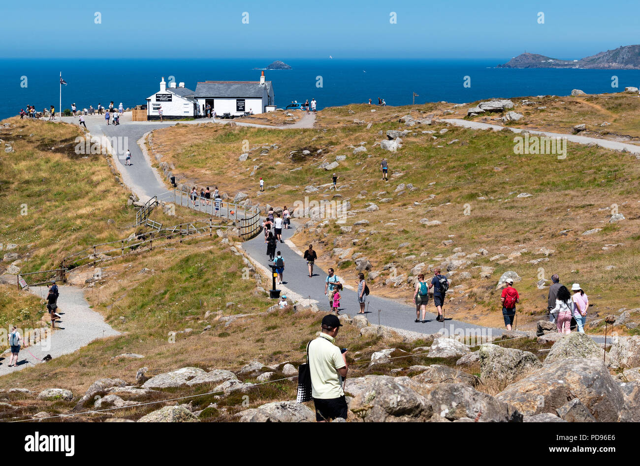 Touristen besuchen Ende landet in Cornwall, England, Großbritannien, Großbritannien. Stockfoto