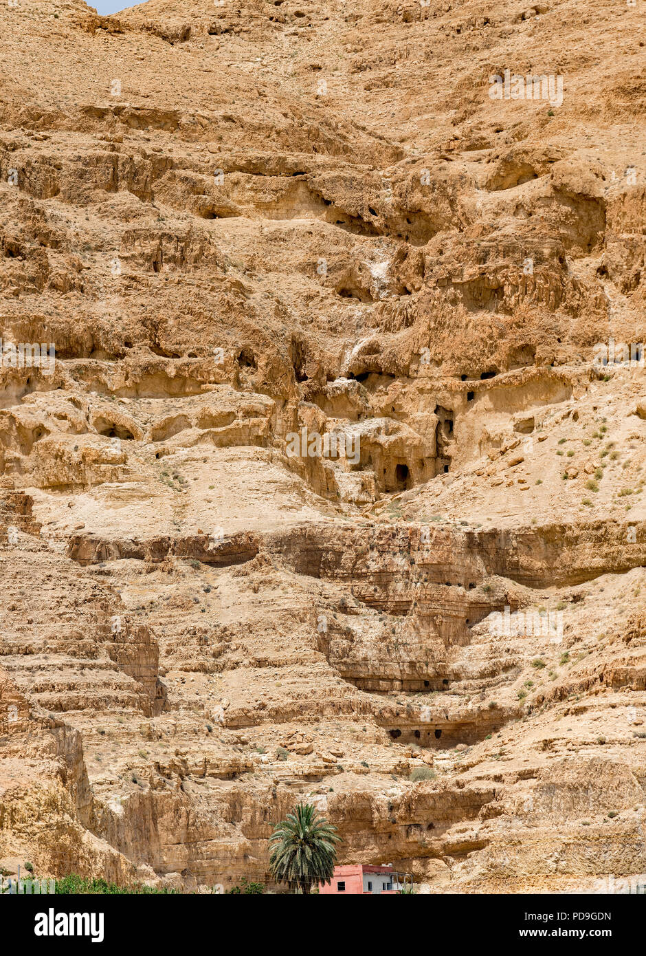 Detail der Höhlen auf der Palästinensischen Berg der Versuchung, wo Jesus die tempratations Satans nach dem Fasten 40 Tage im d widerstanden Stockfoto