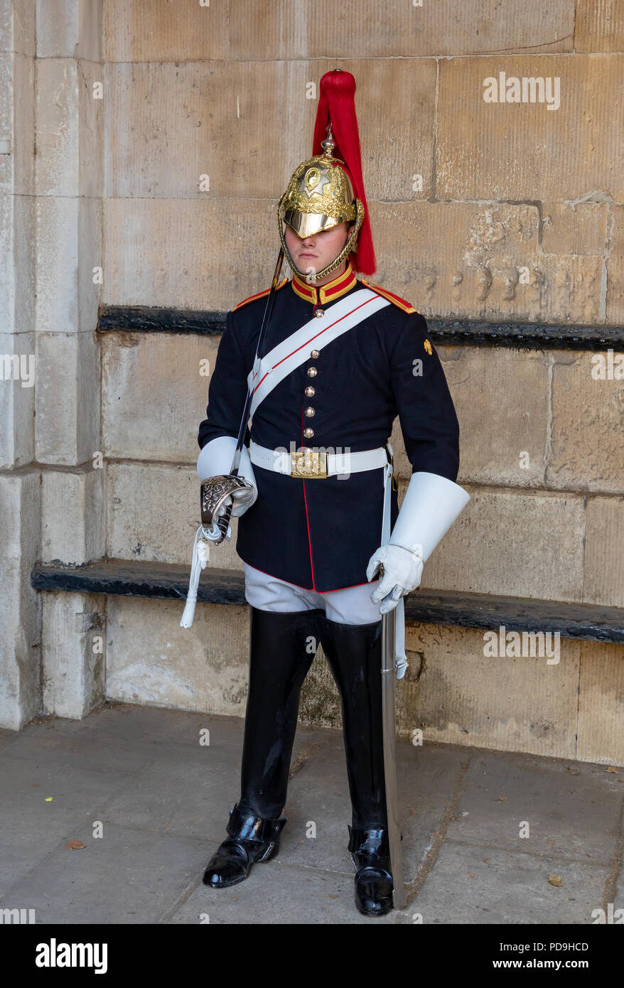 London England August 04, 2018 ein Soldat des Blues und Royals Reiterregiment auf Wache auf Horse Guards Parade Stockfoto