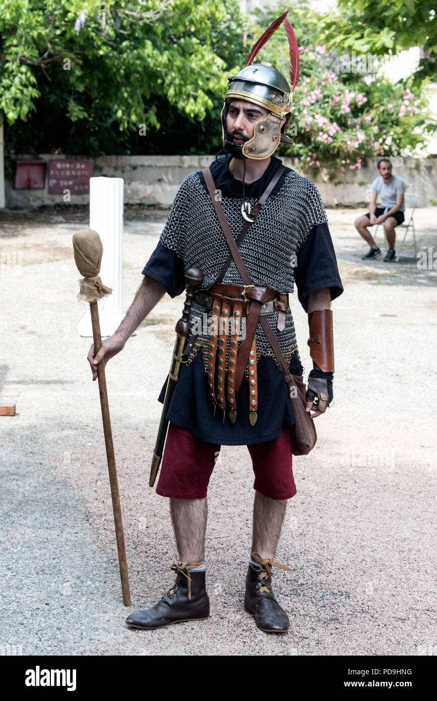 Ein römischer Legionär Zenturio nehmen teil an einer Schlacht Re-enactment während einer Geschichte Event Wochenende innerhalb der Mauern der Zitadelle in Ajaccio Ajaccio o gehalten Stockfoto