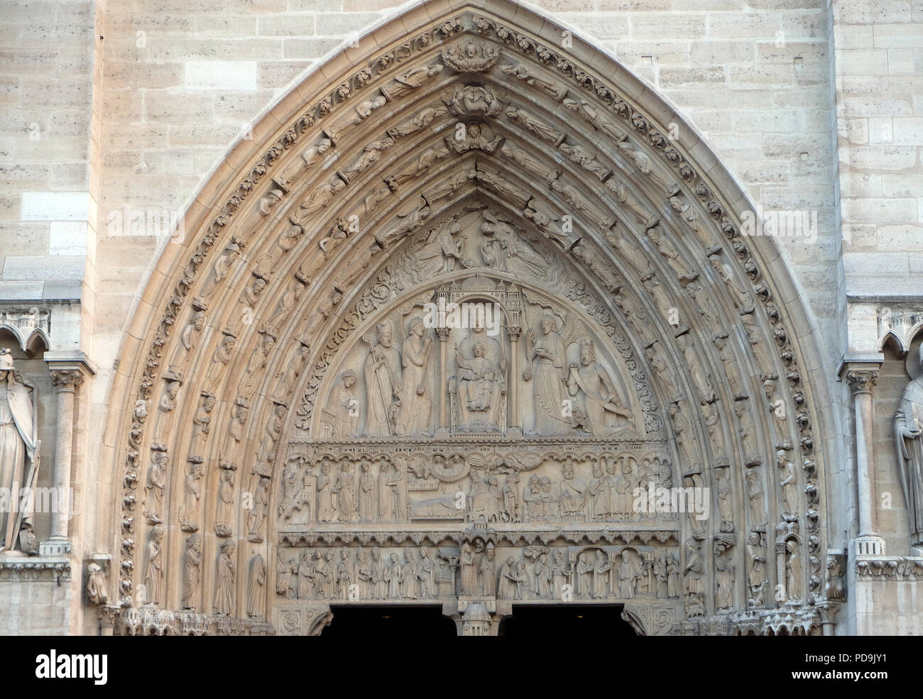 Portal der St. Anne, die Kathedrale Notre Dame, Paris, Weltkulturerbe der UNESCO in Paris, Frankreich Stockfoto