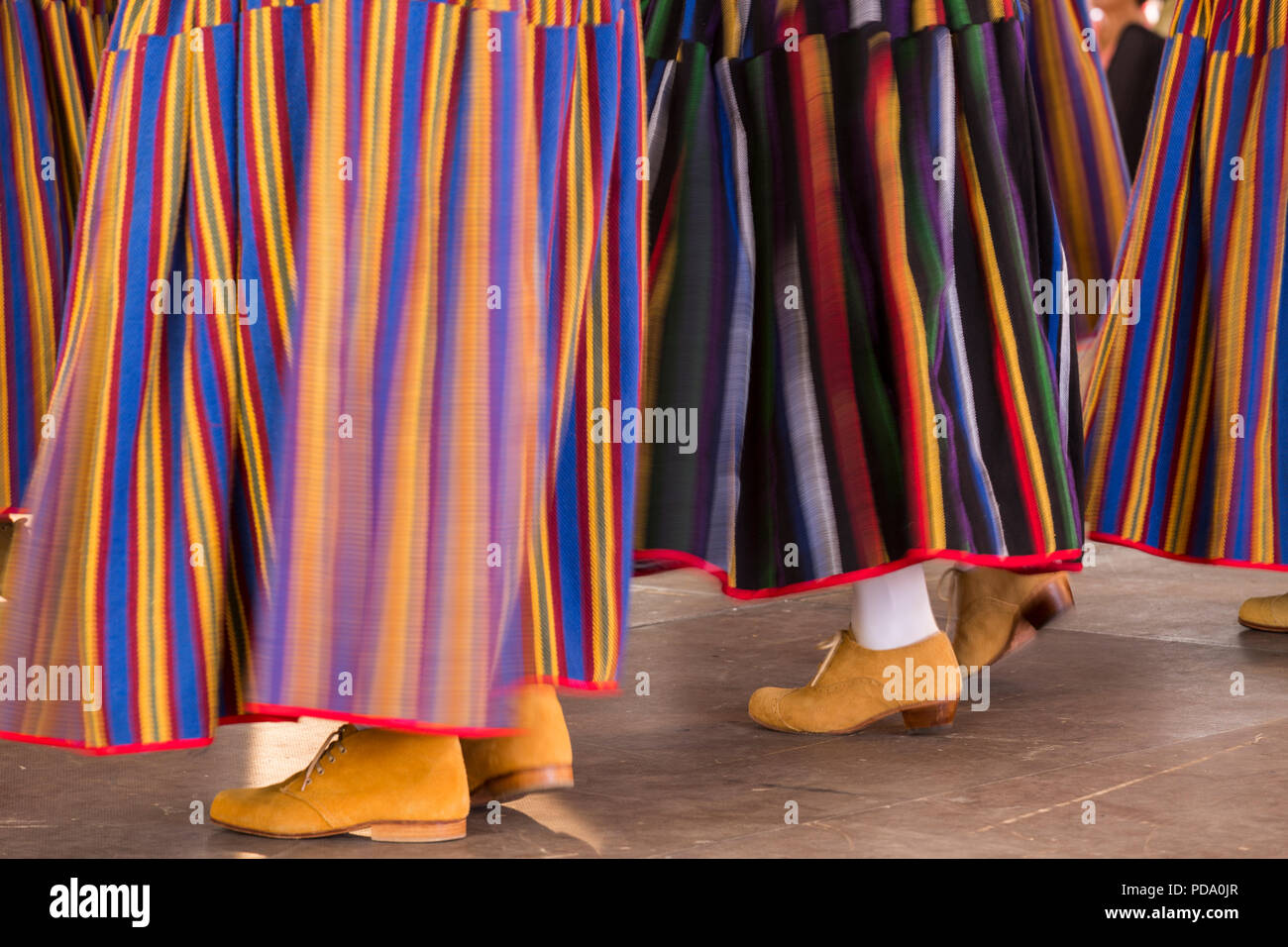 Alcala, Teneriffa, Kanarische Inseln. 30. Mai 2018. Musiker und Tänzer aus lokalen folkloristische Gruppen Durchführung traditioneller Gesang und Tanz in typischer Trad Stockfoto