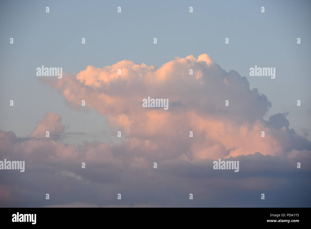Amboss Wolke bei Sonnenuntergang Stockfoto