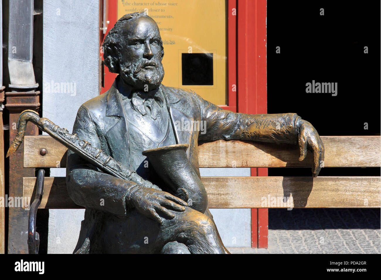 Statue von Antoine-Joseph 'Adolphe Sax' (1814-1894), belgischer Erfinder  und Musiker, der das Saxophon erfunden, in Dinant, Belgien Stockfotografie  - Alamy