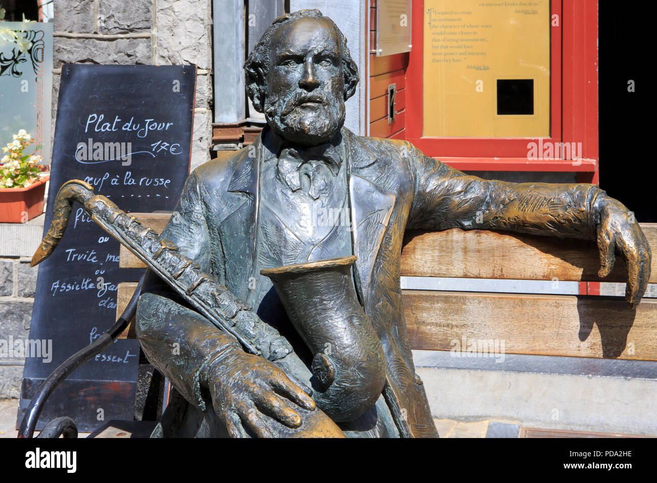 Statue von Antoine-Joseph 'Adolphe Sax' (1814-1894), belgischer Erfinder  und Musiker, der das Saxophon erfunden, in Dinant, Belgien Stockfotografie  - Alamy