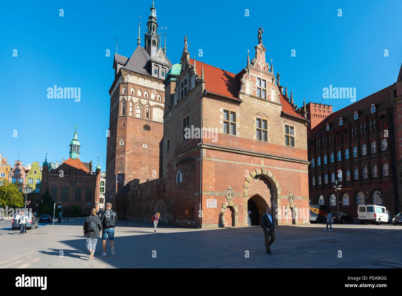 Foregate Danzig, Blick auf die Gebäude aus dem 15. Jahrhundert Foregate - die Folter Haus (vorne) und der Käfigturm (hinten), Danzig, Polen. Stockfoto