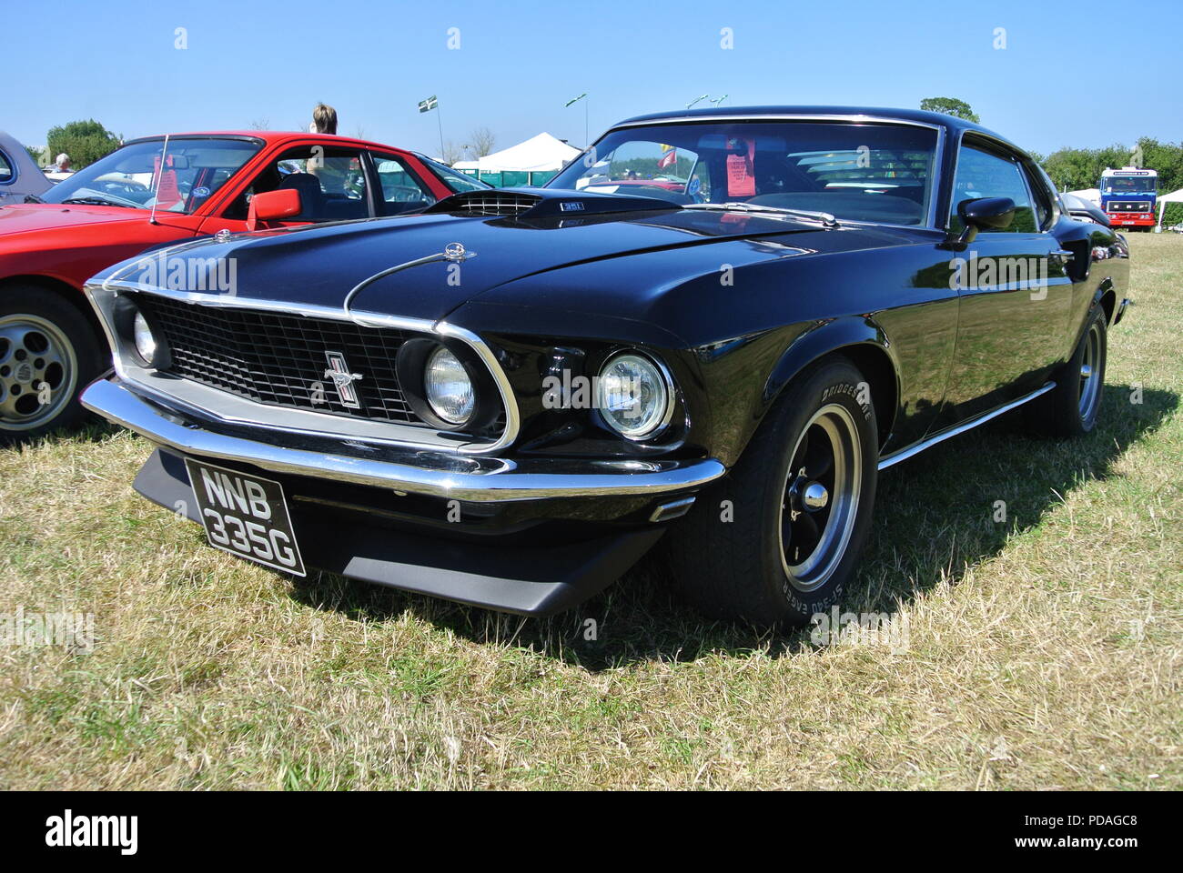 A 1966 Ford Mustang bis auf Torbay Steam Fair, Churston, Devon, England, UK geparkt Stockfoto